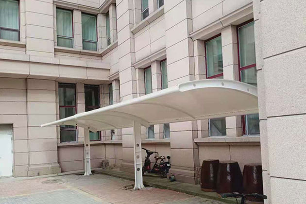 哈爾濱張拉膜車(chē)棚可以應(yīng)用在什么地方?